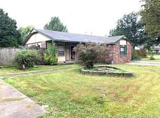 1005 SW 4th St, Wagoner, OK 74467