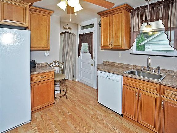 5th image of 550 Gallion Ave