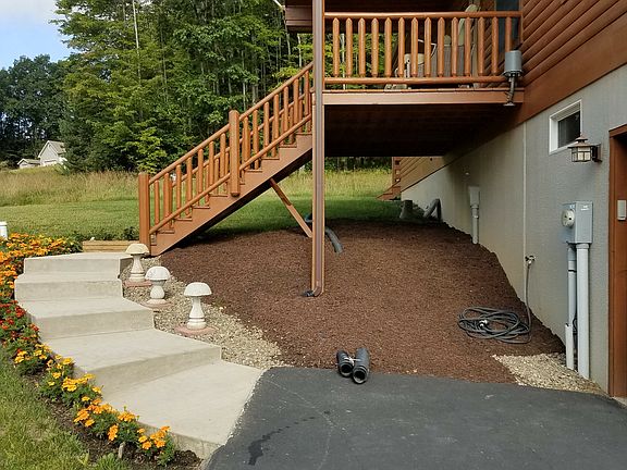 steps to the front porch