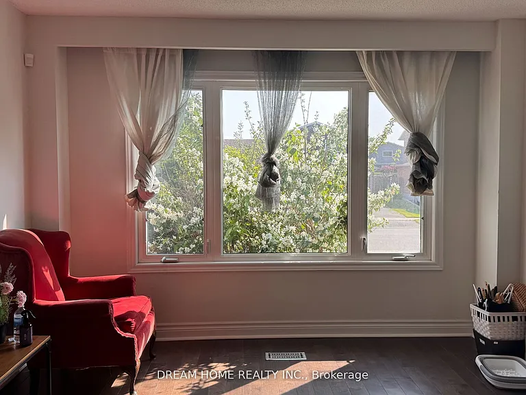 2425 Carlanne Pl #MAIN — Photo 9