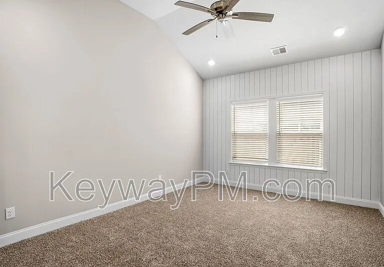 2071 Denmark Ave SE — Photo 13