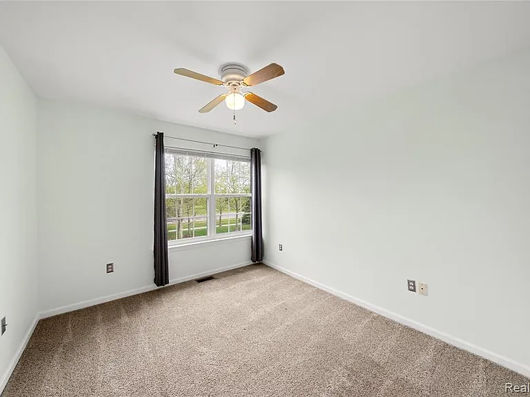 47408 Pembroke Dr — Photo 26