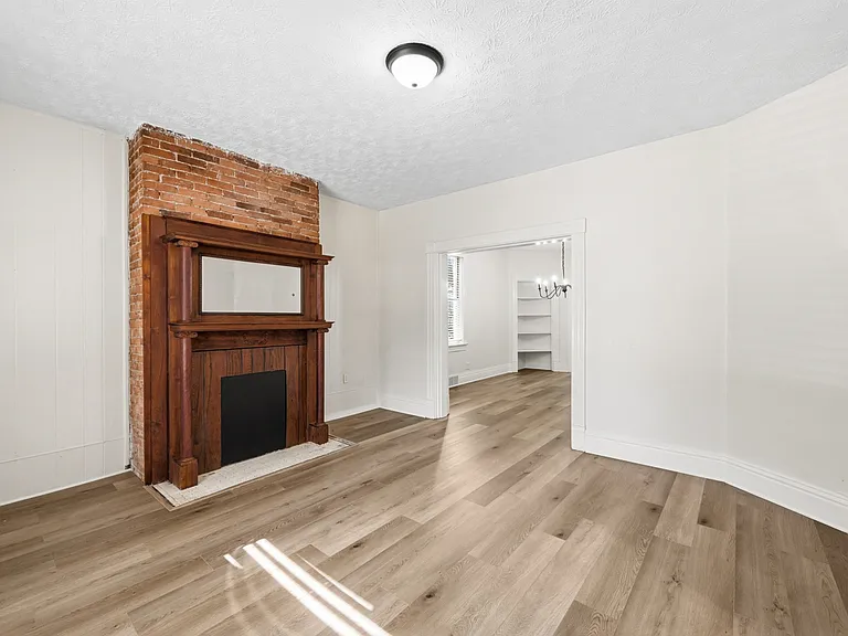1642 Methyl St — Photo 11