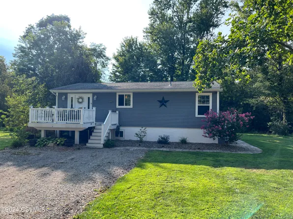 210 E Blackberry Aly, Selinsgrove, PA 17870