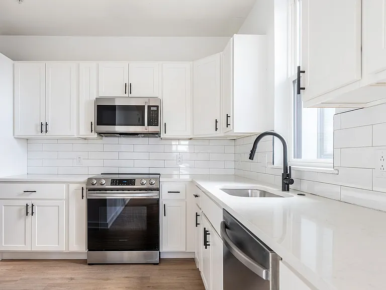 2521 Cecil B Moore — Photo 66