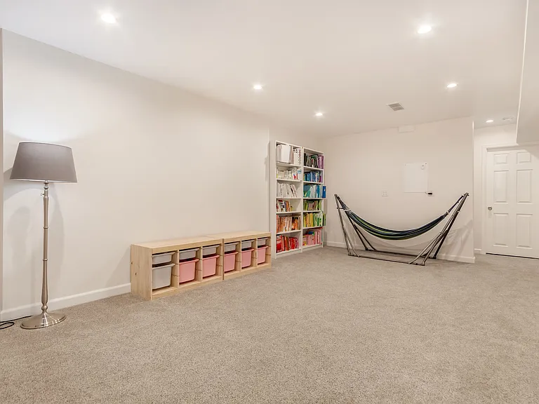 7153 Othello St — Photo 34