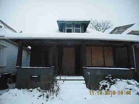 4393 Larchmont