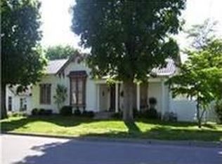 510 S 3rd St, Pulaski, TN 38478