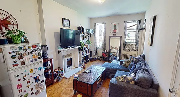 Rented by The Agency | media 12