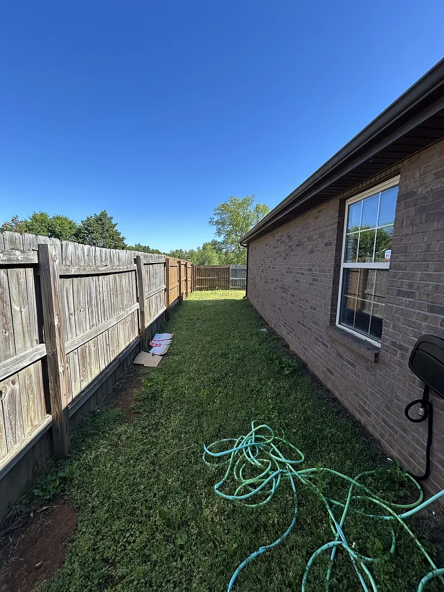 Building Photo - 985 Culverson Ct