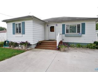 2200 S Crissey Rd, Monclova, OH 43542