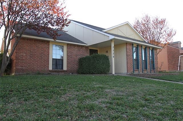 1st image of 2526 Poplar Trl