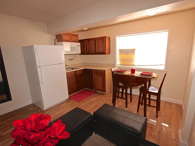 1600 North Ave — Photo 3