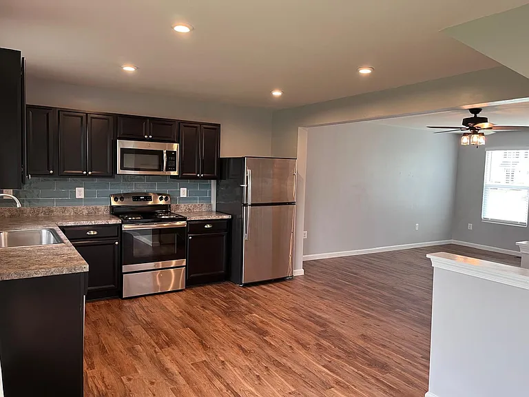 35202 Sara Ct — Photo 35