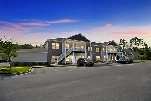 Hickory Grove Apartments Photo 1 Hickory Grove Apartments Photo 1