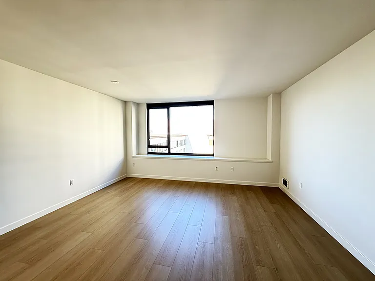 260 King St #865 — Photo 4