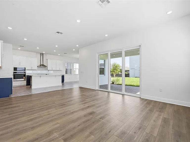 10085 Ballast Dr — Photo 7