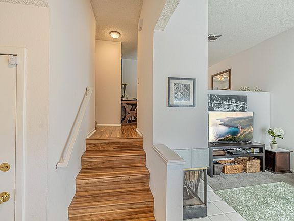 3rd image of 17952 River Cir APT 5