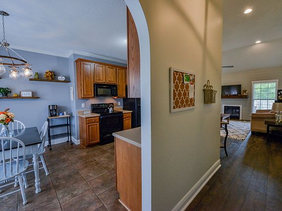 4th image of 5305 Cambridge Dr