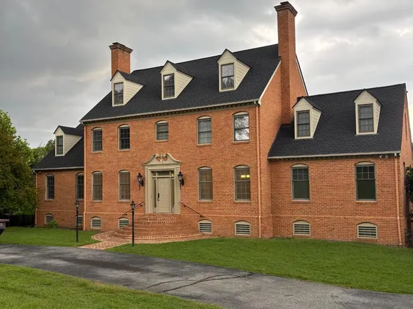 241 Berg Dr, Madison Heights, VA 24572