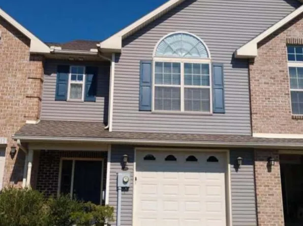 2033 Powell Dr, Chambersburg, PA 17201