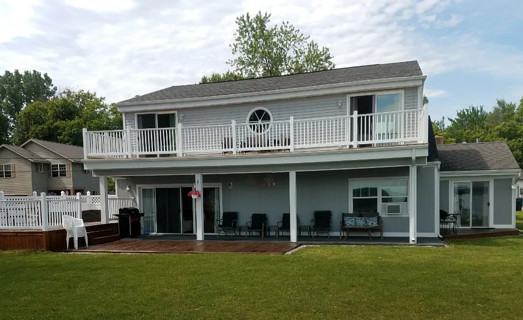 133 Lakeshore Blvd photo 1