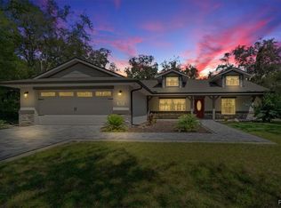 385 E Gamewell Ln, Citrus Springs, FL 34434