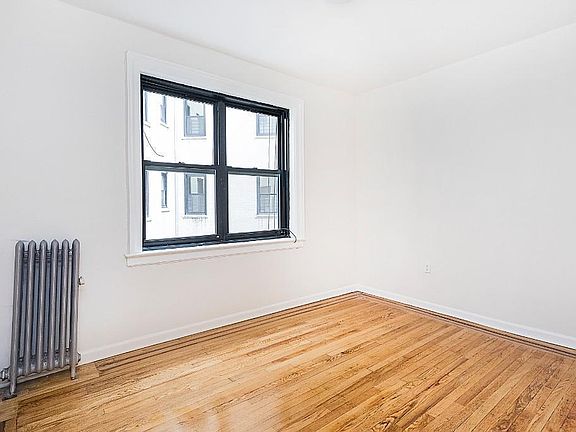 4th image of 735 W 172nd St APT A31