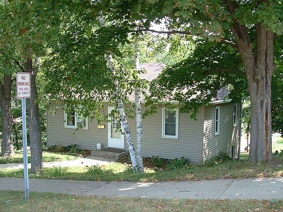 Private setting/dead end.