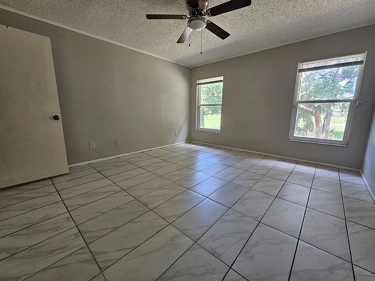 6560 Whirlaway Cir — Photo 5