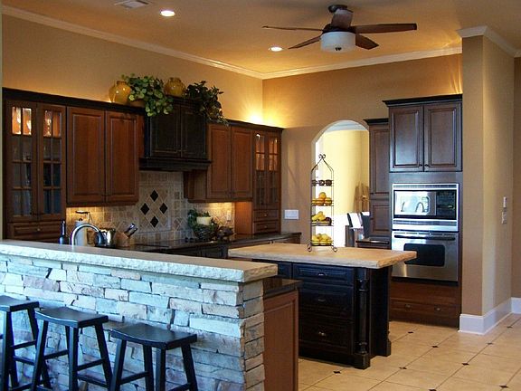 Kitchen w/Granite & Stone Countertops