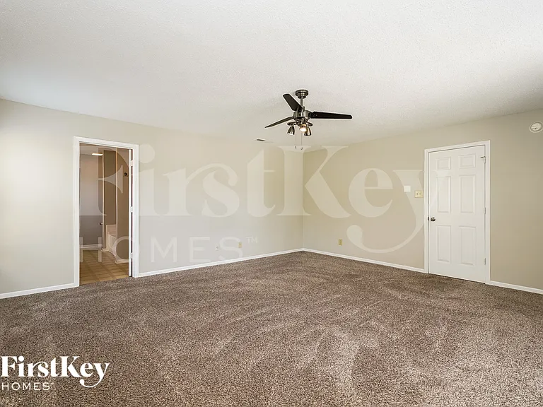 779 Heartland Dr — Photo 9