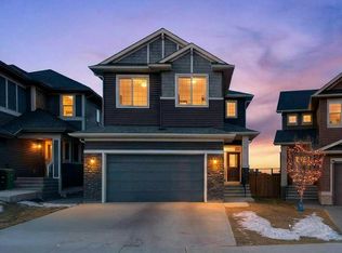 139 E Evansglen Cir NW, Calgary, AB T3P 0W8