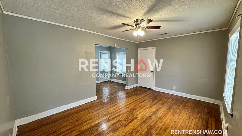 2 bed, 1.0 bath, 912 sqft, $950 — Photo 2