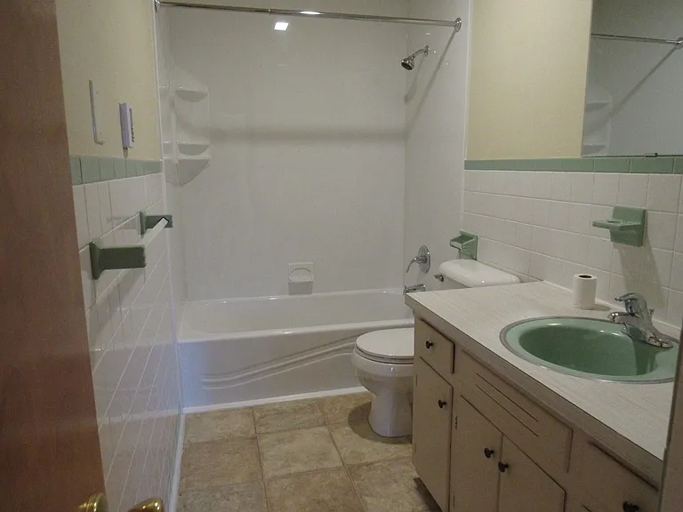 960 Stony Bridge Dr — Photo 13