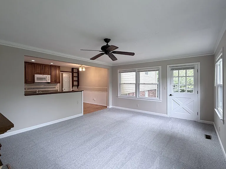 725 Wildflower Ln — Photo 14