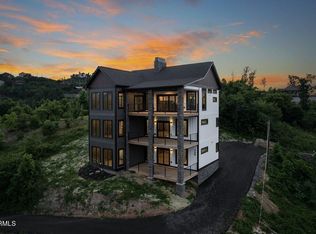 739 Village Loop Rd, Gatlinburg, TN 37738