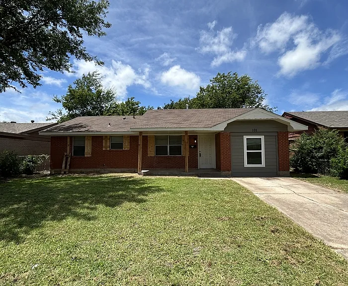 101 S Dallas Ave — Photo 1
