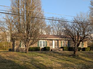 100 Jennings Dr, Hendersonville, TN 37075