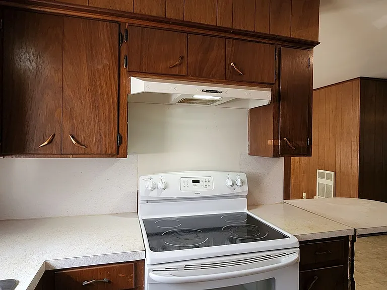900 Hackberry St — Photo 4