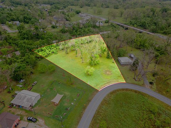 2nd image of 1026 Colony Ln