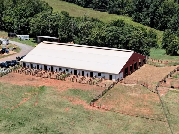 2754 Horseshoe Bend Rd, Moneta, VA 24121