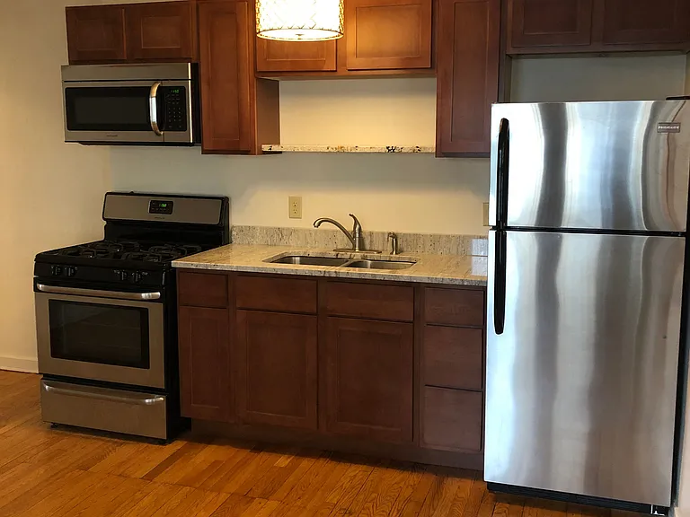 Virginia Apartments — Photo 23