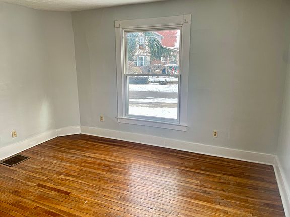 3rd image of 634 N Buckeye St
