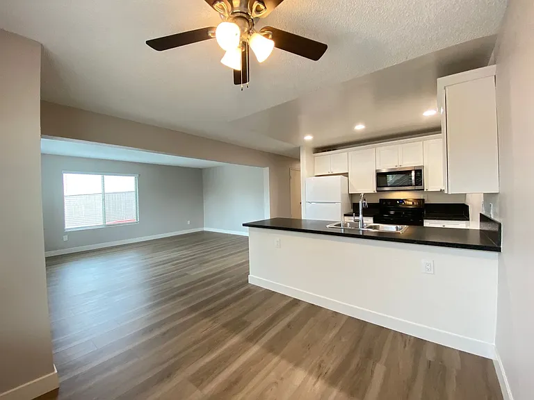 West Palm Apartments — Photo 8