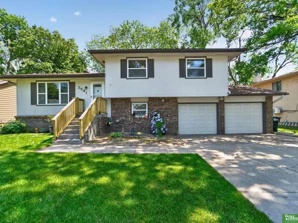 5641 Blackwell Dr, Omaha, NE 68137