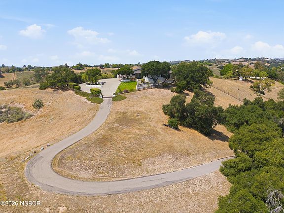 3rd image of 3152 Montecielo Rd