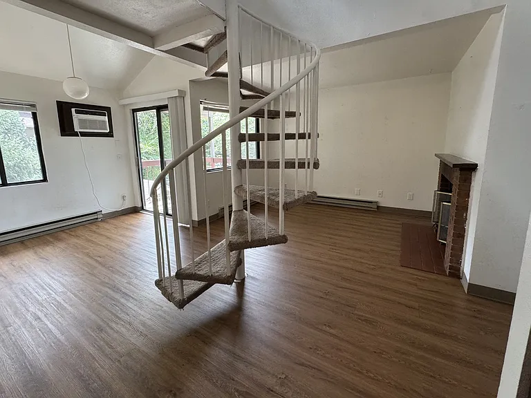 4501 Boardwalk Dr #J-J-94 — Photo 1