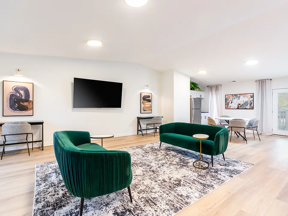 The Enclave at 38 Twenty Two