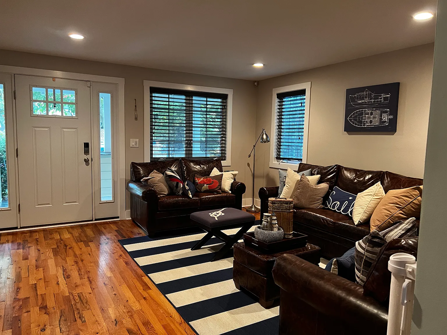 3 bed, 2.5 bath, 2400 sqft, $3,200 — Photo 3